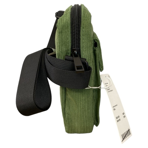 UO Corduroy Mini Zip Messenger Bag NWT - Picture 3 of 9